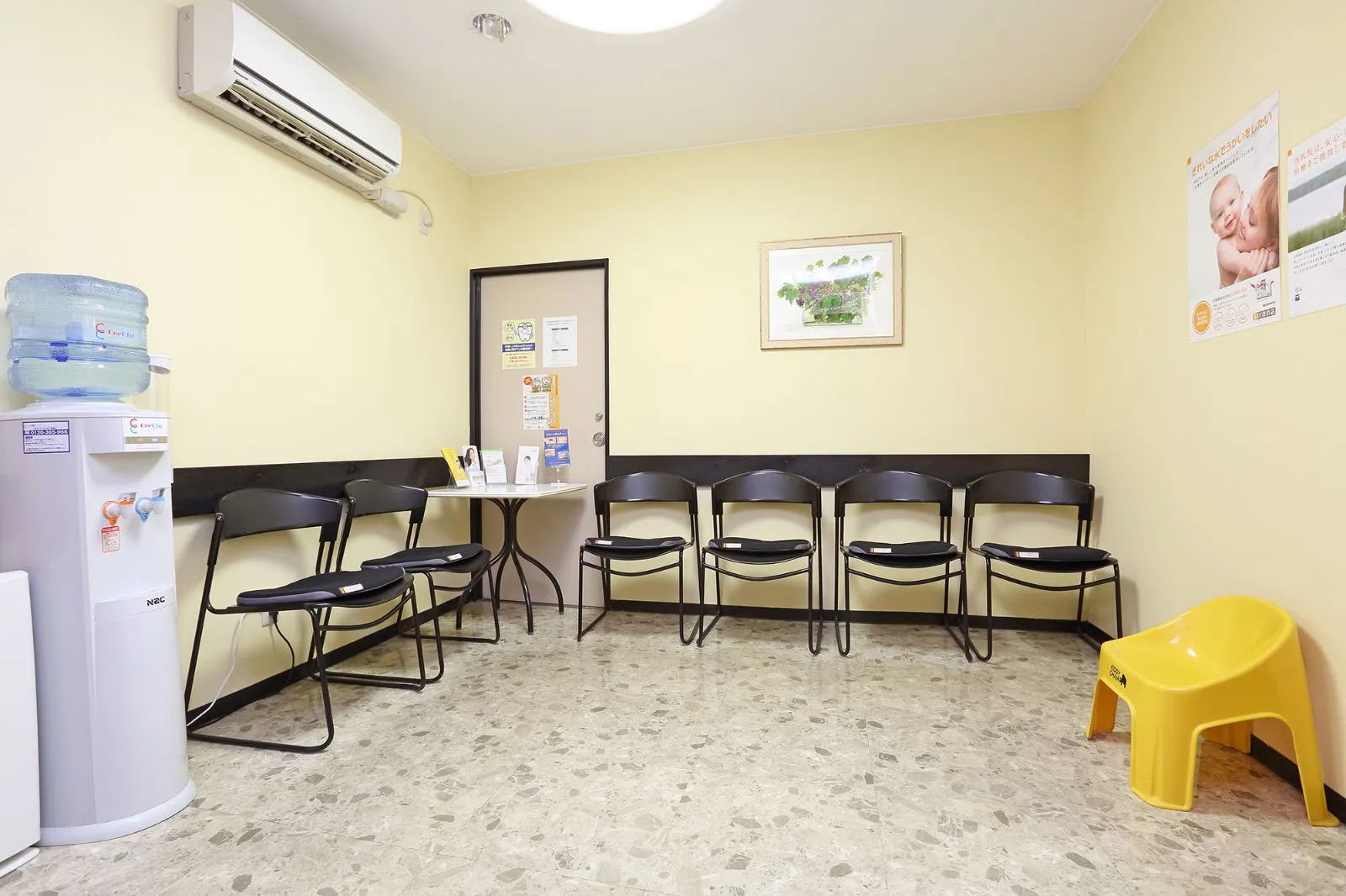 広々とした待合室